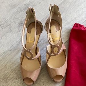 Women’s authentic Louboutin heel